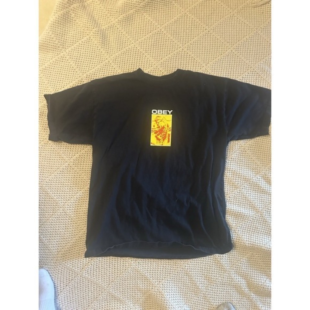 Vintage OBEY tee Shirt, men's‎ medium